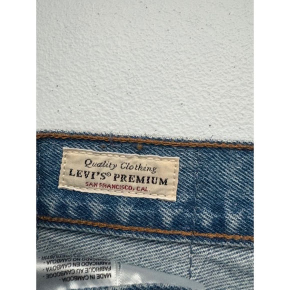 Levi's Premium Denim Shorts Distressed Ripped Frayed Hem Button Fly Womens - Picture 3 of 9